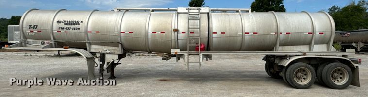 image for item DX0796 2013 Polar tank trailer