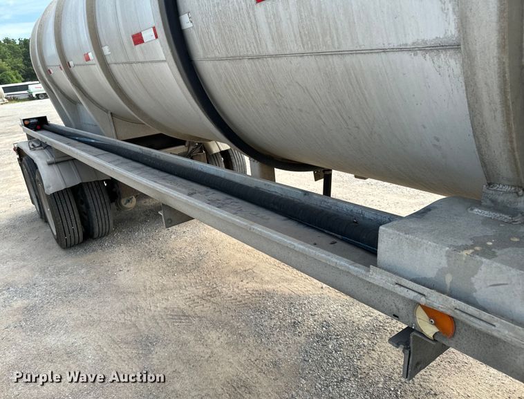 image for item DX0796 2013 Polar tank trailer