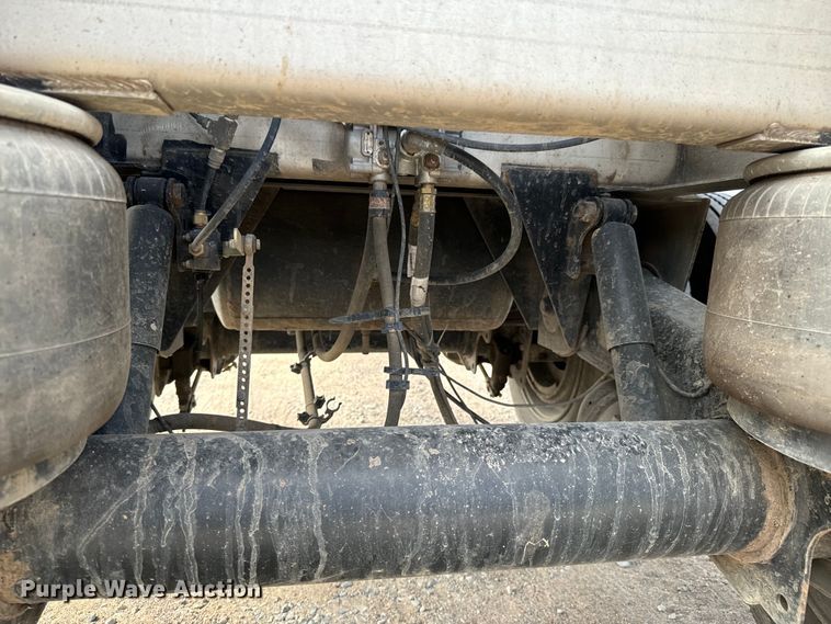 image for item DX0796 2013 Polar tank trailer