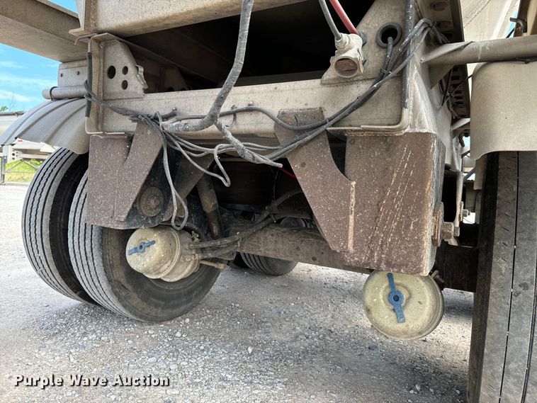 image for item DX0796 2013 Polar tank trailer