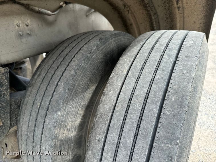 image for item DX0796 2013 Polar tank trailer