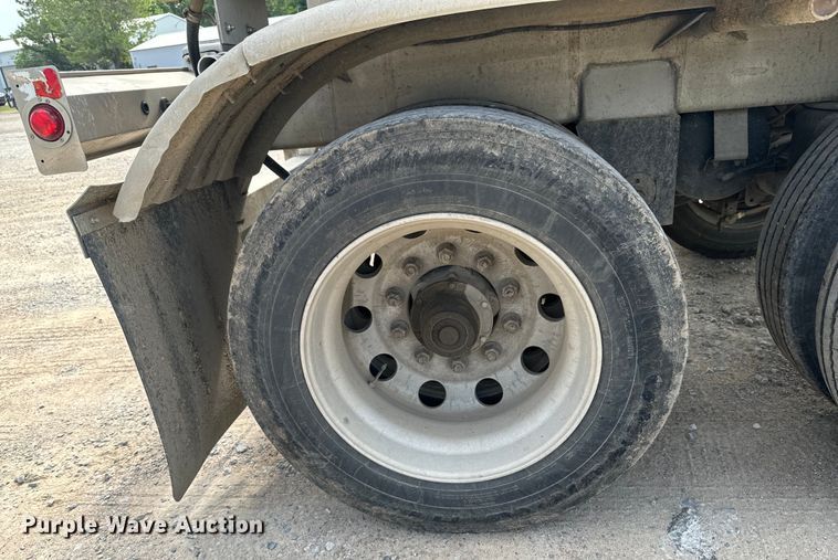 image for item DX0796 2013 Polar tank trailer