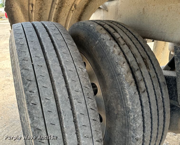 image for item DX0796 2013 Polar tank trailer