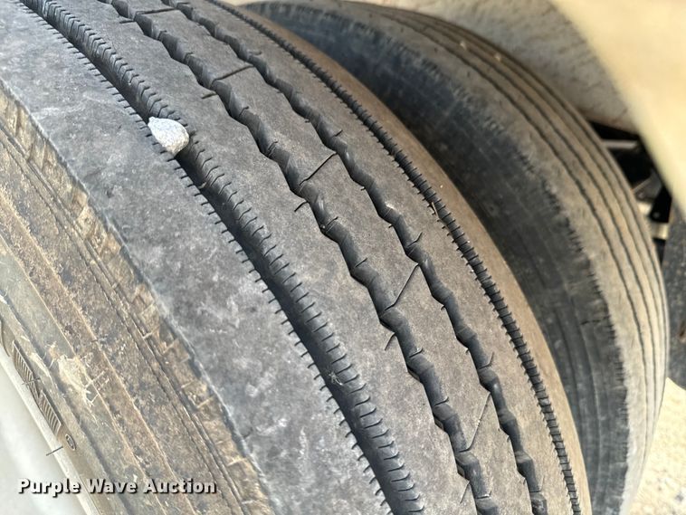 image for item DX0796 2013 Polar tank trailer