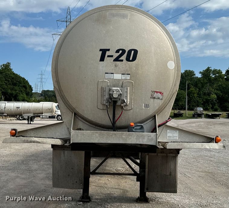 image for item DX0797 2016 Polar tank trailer