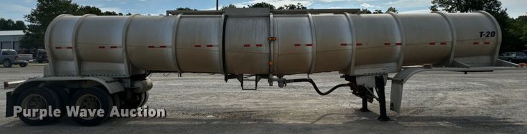 image for item DX0797 2016 Polar tank trailer