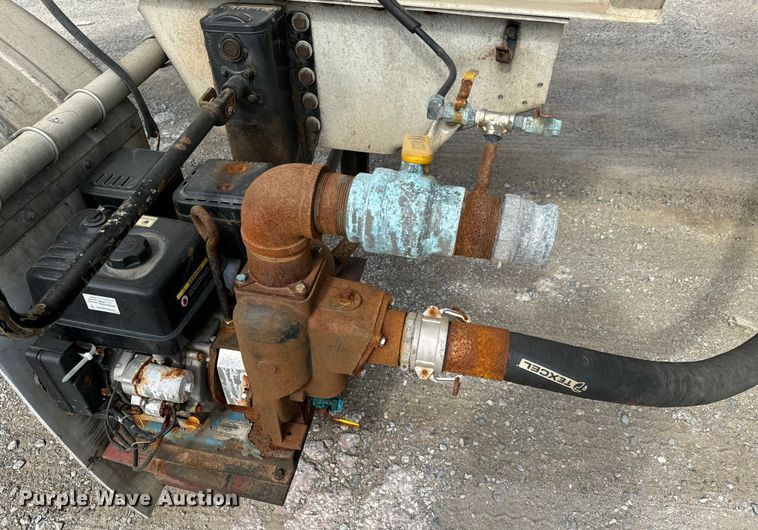 image for item DX0797 2016 Polar tank trailer