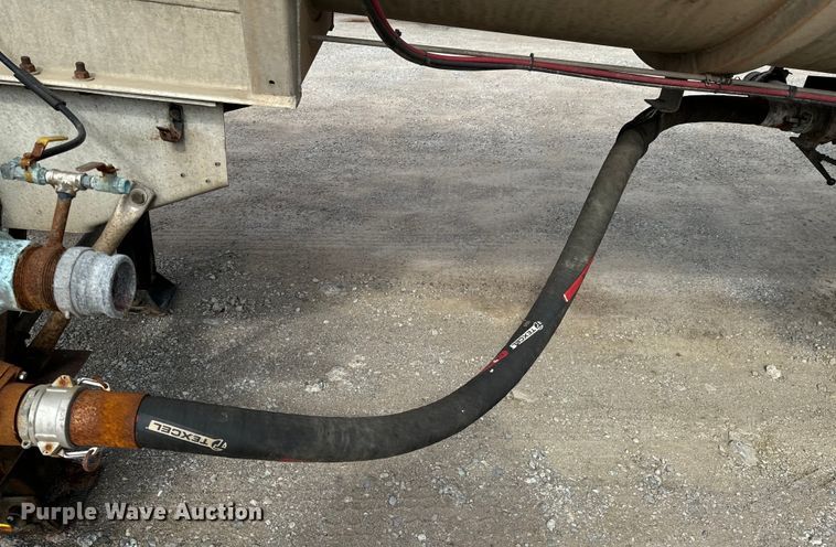 image for item DX0797 2016 Polar tank trailer