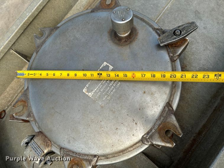 image for item DX0797 2016 Polar tank trailer