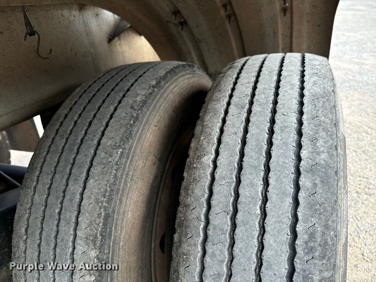 image for item DX0797 2016 Polar tank trailer