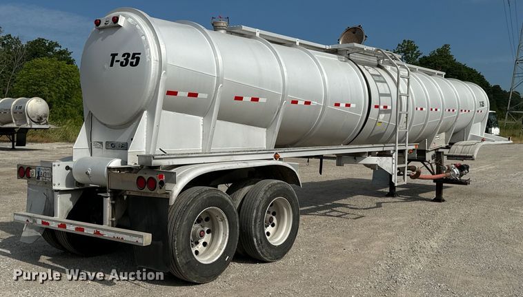 image for item DX0798 2014 Polar tank trailer