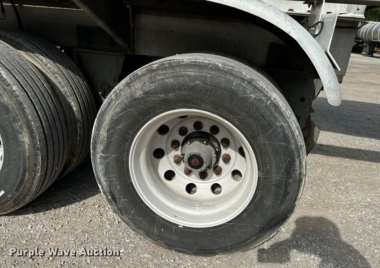 image for item DX0798 2014 Polar tank trailer