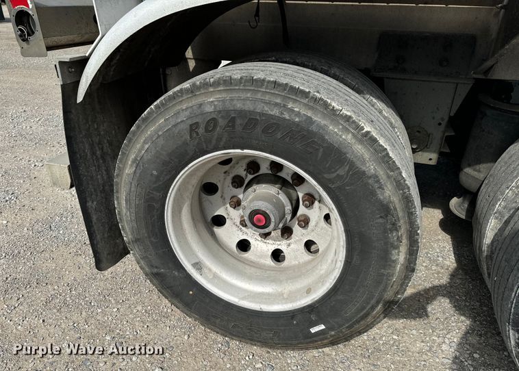 image for item DX0798 2014 Polar tank trailer