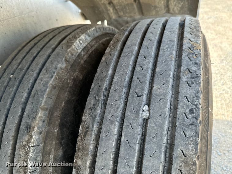 image for item DX0798 2014 Polar tank trailer