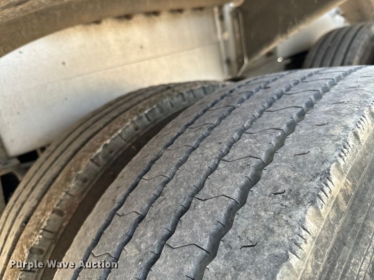 image for item DX0798 2014 Polar tank trailer