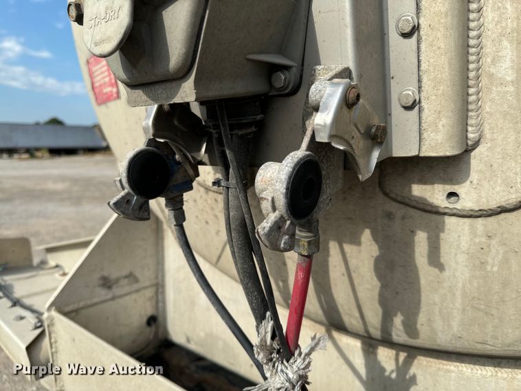 image for item DX0799 2015 Polar tank trailer