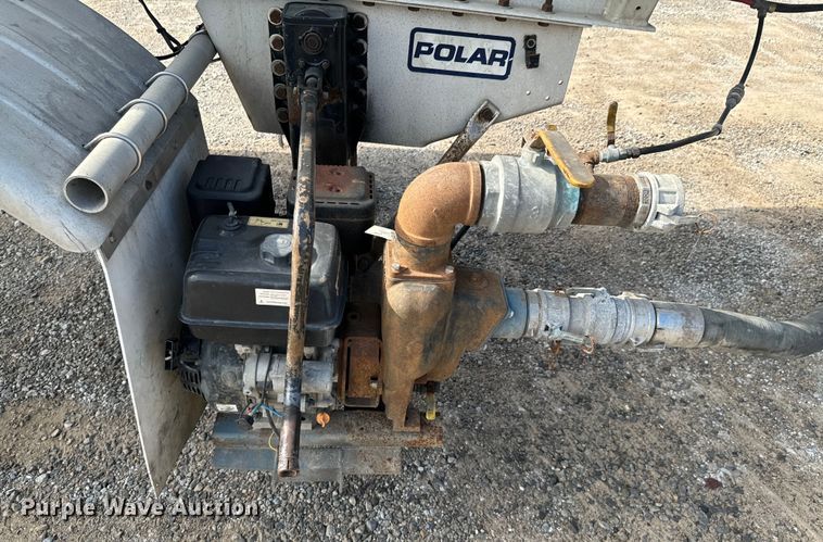 image for item DX0799 2015 Polar tank trailer