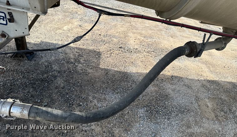 image for item DX0799 2015 Polar tank trailer