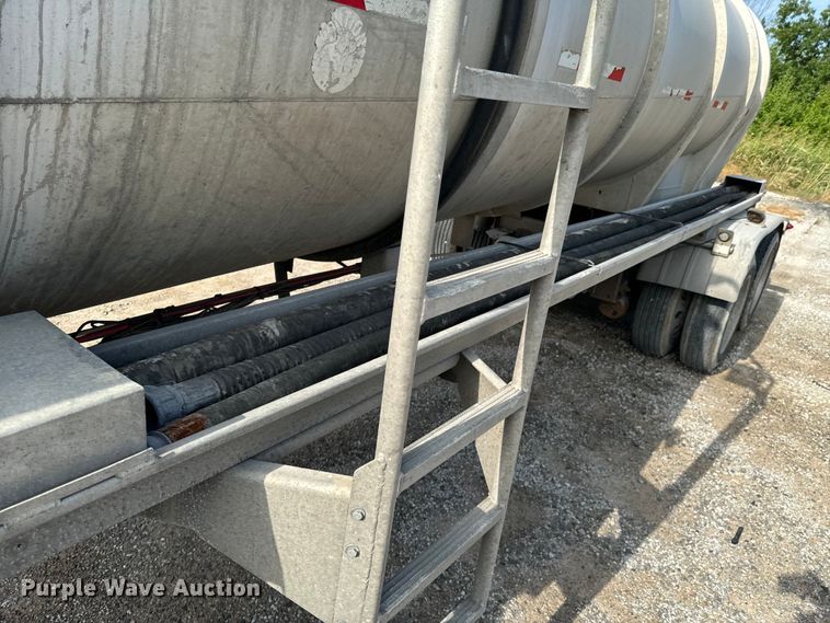 image for item DX0799 2015 Polar tank trailer