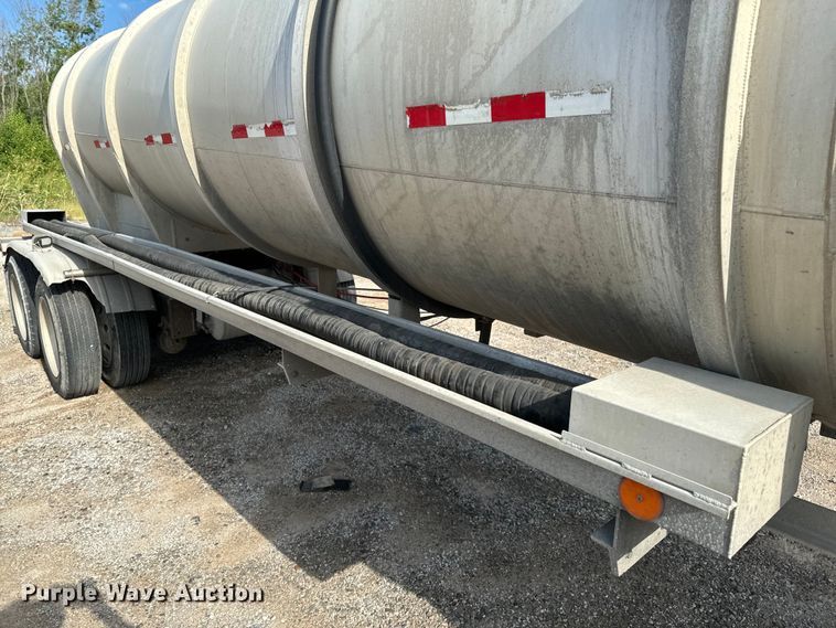 image for item DX0799 2015 Polar tank trailer