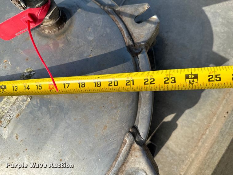 image for item DX0799 2015 Polar tank trailer