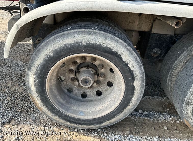 image for item DX0799 2015 Polar tank trailer