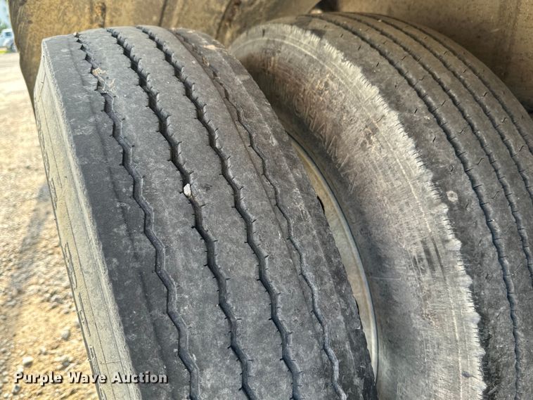 image for item DX0799 2015 Polar tank trailer