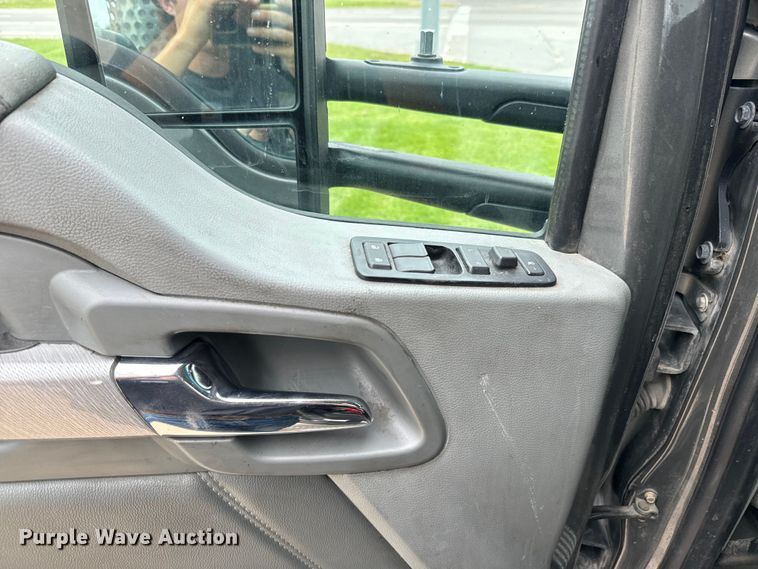 image for item EE7471 2015 Kenworth  T680 semi truck