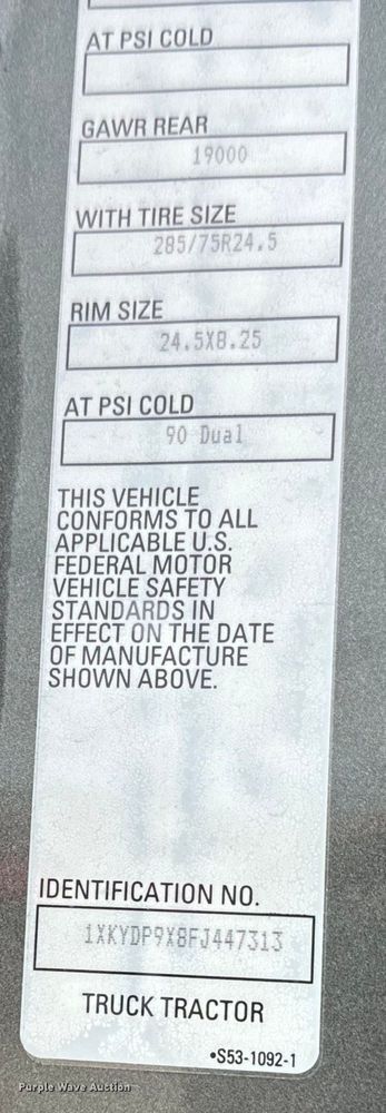 image for item EE7471 2015 Kenworth  T680 semi truck