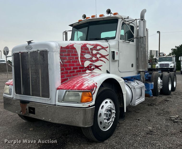 image for item EG0679 1996 Peterbilt  377 semi truck