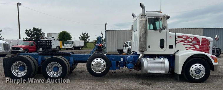 image for item EG0679 1996 Peterbilt  377 semi truck