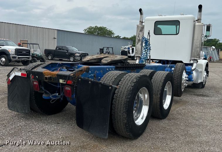 image for item EG0679 1996 Peterbilt  377 semi truck