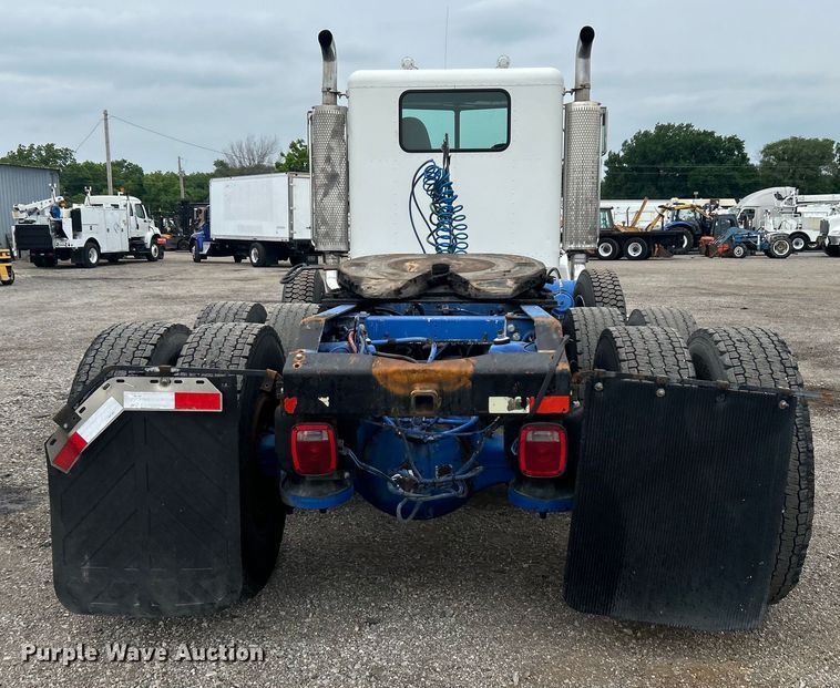 image for item EG0679 1996 Peterbilt  377 semi truck