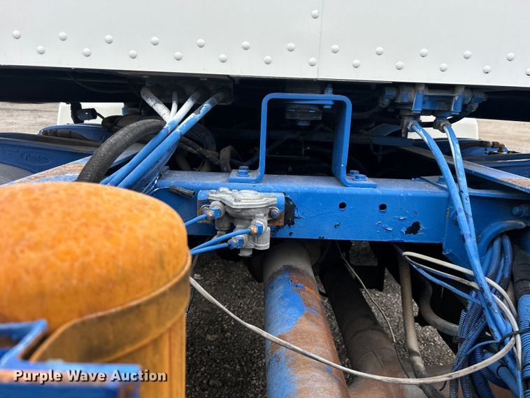 image for item EG0679 1996 Peterbilt  377 semi truck