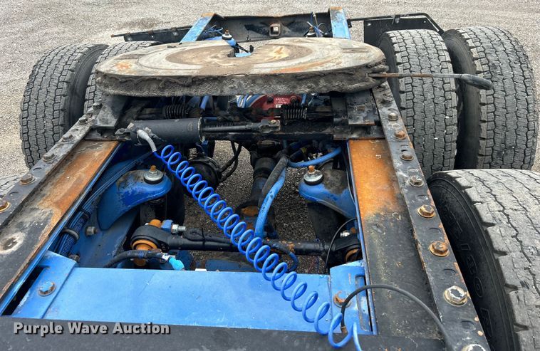 image for item EG0679 1996 Peterbilt  377 semi truck