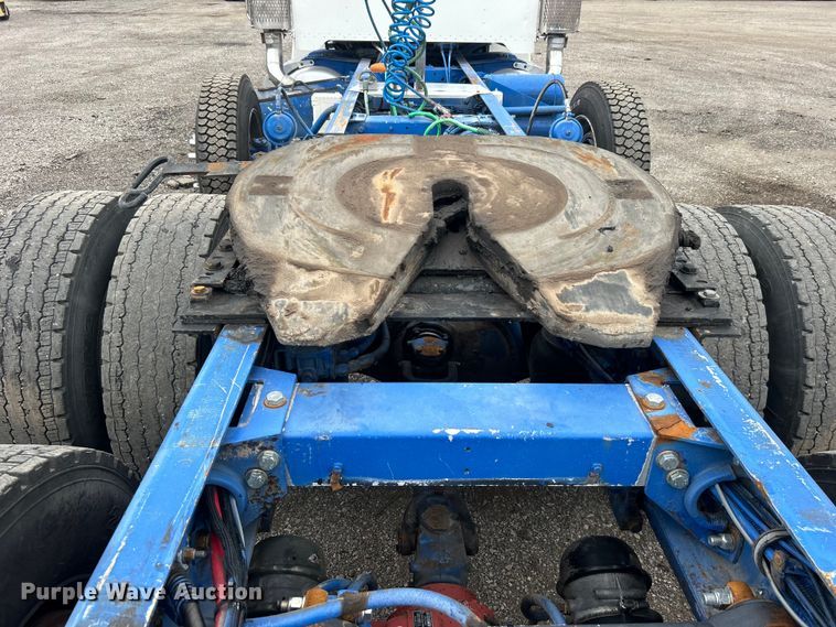 image for item EG0679 1996 Peterbilt  377 semi truck