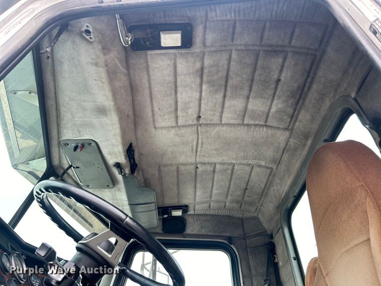 image for item EG0679 1996 Peterbilt  377 semi truck