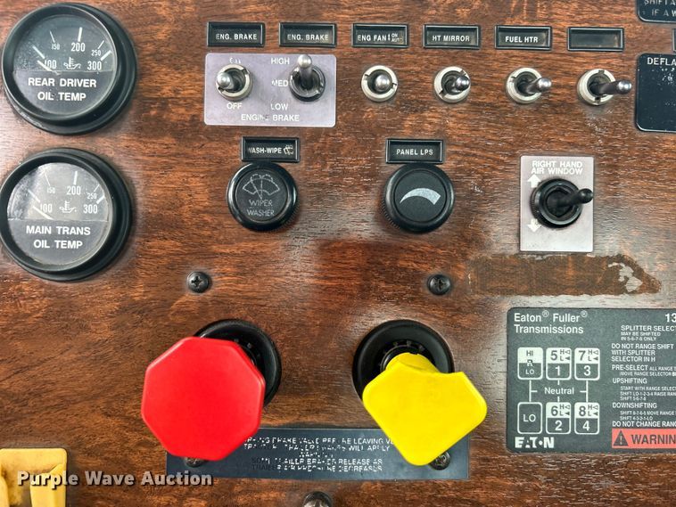 image for item EG0679 1996 Peterbilt  377 semi truck