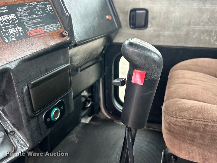 image for item EG0679 1996 Peterbilt  377 semi truck