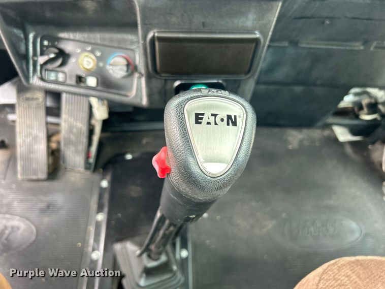 image for item EG0679 1996 Peterbilt  377 semi truck