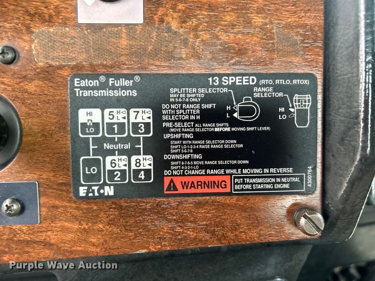 image for item EG0679 1996 Peterbilt  377 semi truck