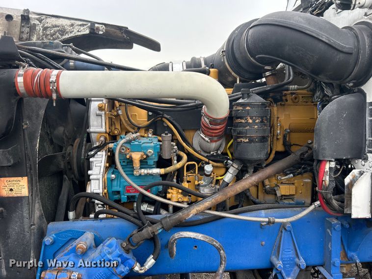 image for item EG0679 1996 Peterbilt  377 semi truck