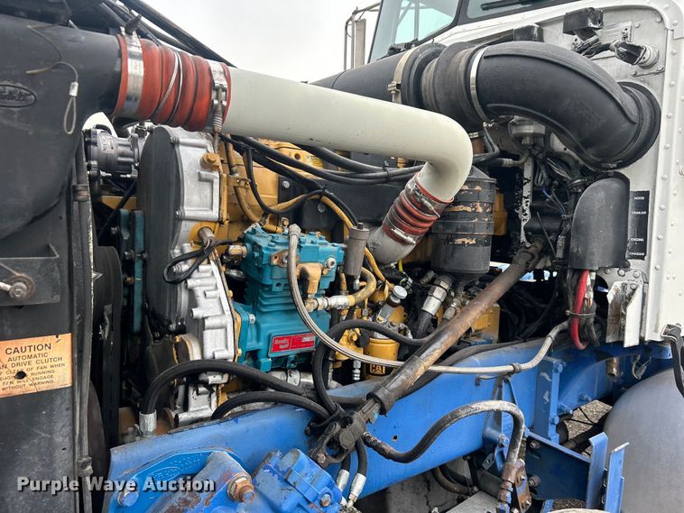 image for item EG0679 1996 Peterbilt  377 semi truck