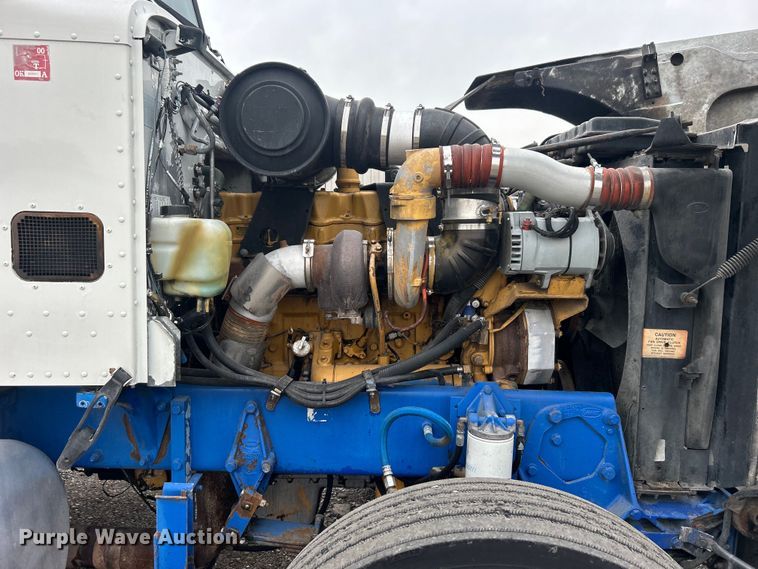 image for item EG0679 1996 Peterbilt  377 semi truck