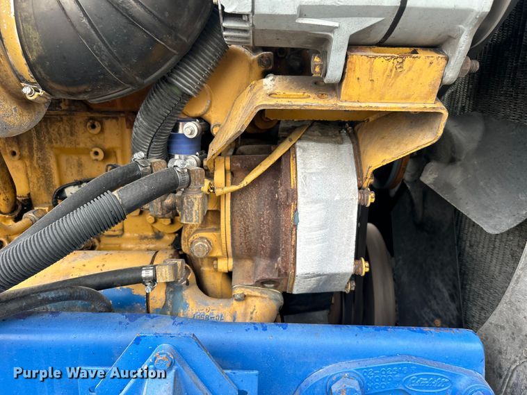 image for item EG0679 1996 Peterbilt  377 semi truck