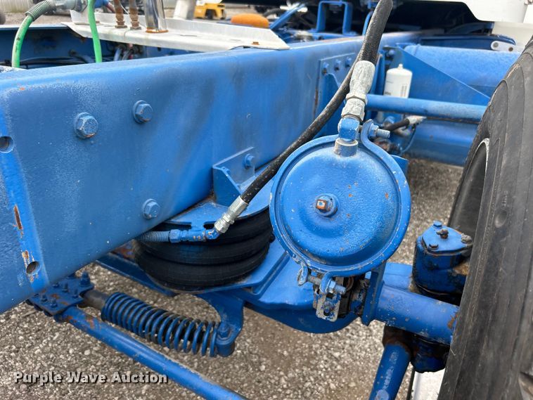 image for item EG0679 1996 Peterbilt  377 semi truck