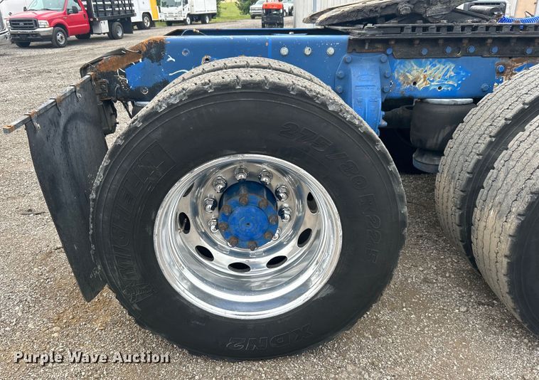 image for item EG0679 1996 Peterbilt  377 semi truck