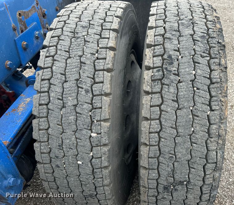 image for item EG0679 1996 Peterbilt  377 semi truck