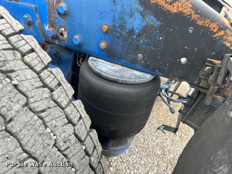 image for item EG0679 1996 Peterbilt  377 semi truck