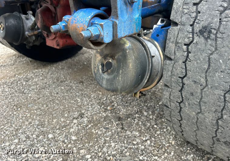 image for item EG0679 1996 Peterbilt  377 semi truck